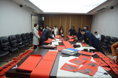 堅(jiān)基集團(tuán)開展義寫春聯(lián)活動(dòng)