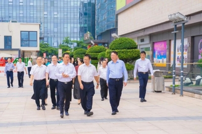 全國政協(xié)委員、深圳市人大常委會委員、深圳市工商聯(lián)主席張春華一行蒞臨堅基集團開展調(diào)研活動